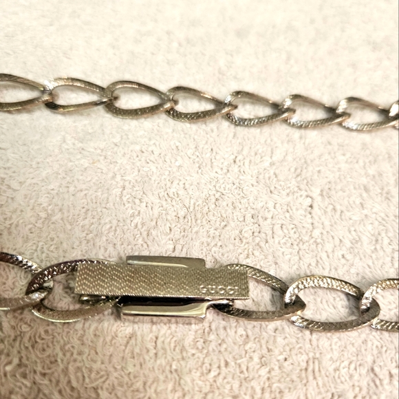 GUCCI AUTHENTIC WOMEN'S VINTAGE SILVER LINK BELT. LOGO ON CLASP. 📸 - Picture 2 of 12